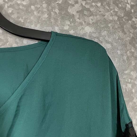 French Connection Women's Green Sequin Sleeve Crop Top - Size Large Petite (PL) - Picture 2 of 6